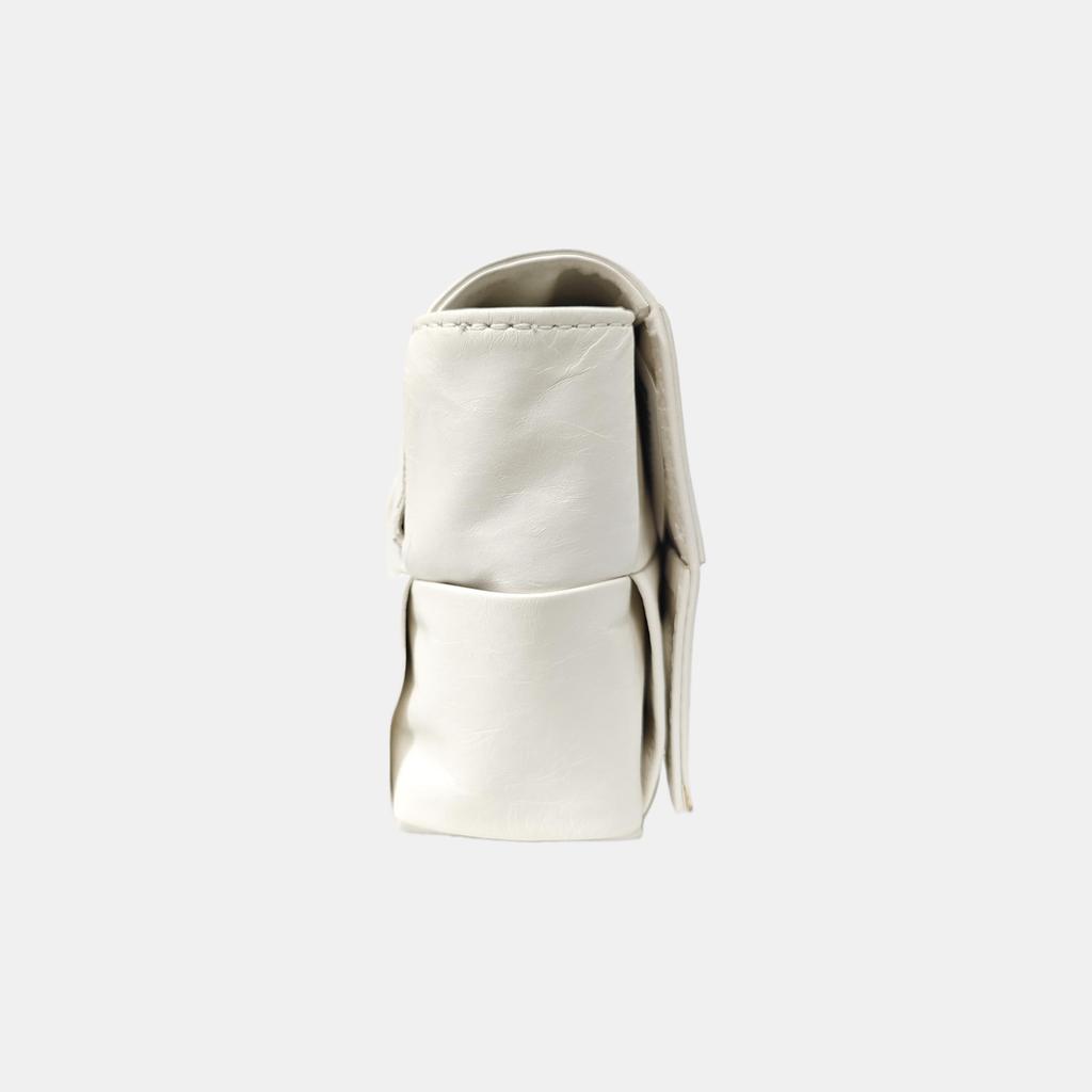 [Pre-Owned] Cassette Belt Intreccio Woven Magnetic Closure Leather Waist Bag Mini - Very Good #1J72FFZ
