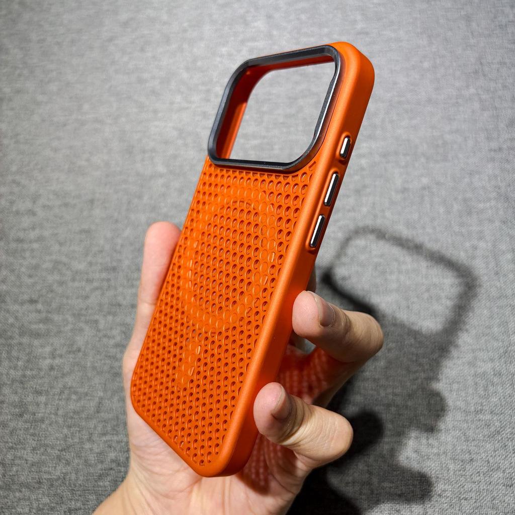 Сотовая структура для теплоотвода Магнитный защитный чехол для iPhone 16 Pro Max - Однотонный жесткий корпус с дизайном большого отверстия