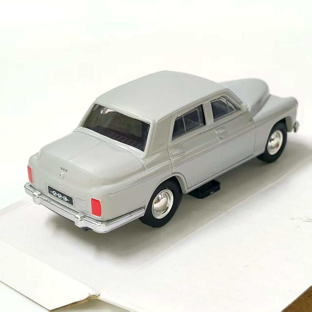 1:43 Польша Варшава 223 1964 Сплав Автомобиль Литье под давлением и Игрушечные Транспортные Средства Модель Автомобиля Миниатюрная Масштабная Модель Автомобиля Для Детей