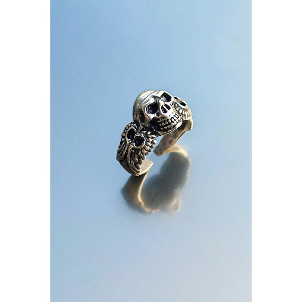 Черное регулируемое кольцо с черепом и скелетом