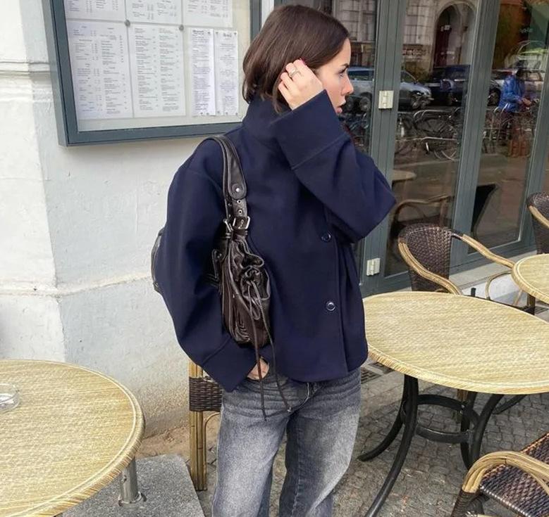 Женская темно-синяя куртка с высоким воротом, короткая, повседневная