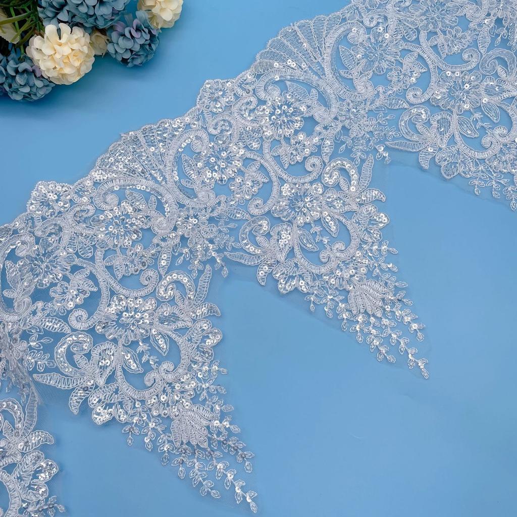 Car Bone Lace Bone Rope Embroidery Sequins Lace Three-In-One Computer Embroidery Beads Width 30Cm