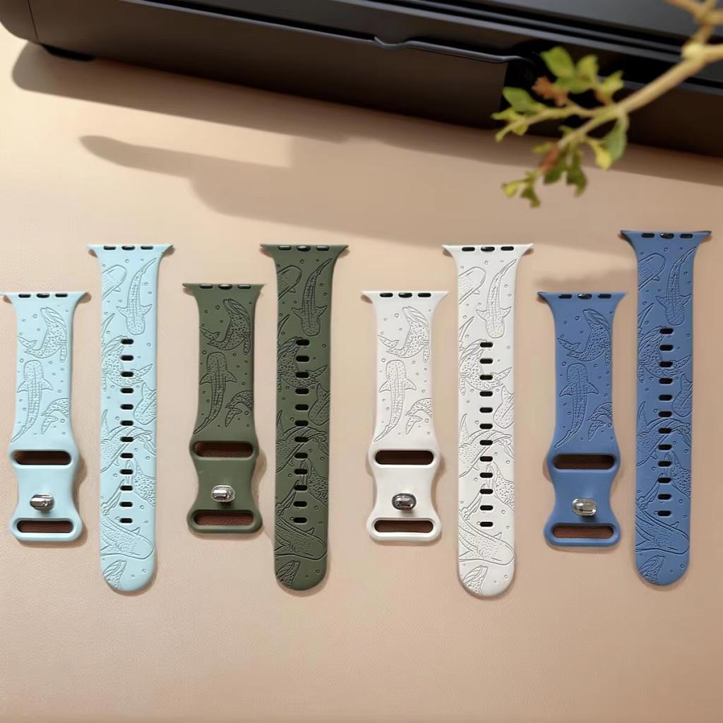 Силиконовый ремешок с китом для Apple Watch 44мм 40мм 45мм 49мм 41мм 42мм 46мм Гравированный браслет Серия 11 10 9 8 7 6 SE Ultra2 3