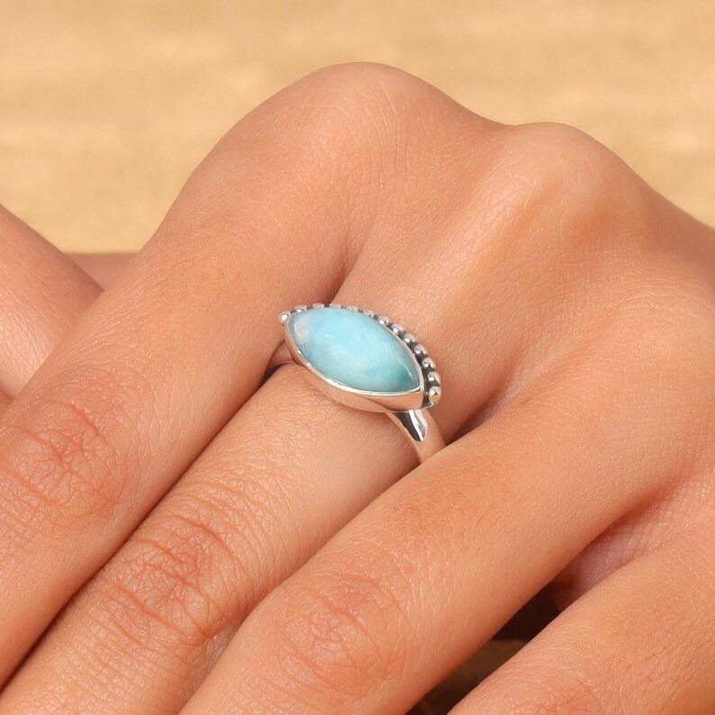 Дизайнерское кольцо ручной работы из натурального драгоценного камня Ларимар, богемное кольцо, женское кольцо, подарок на годовщину, серебряные ювелирные украшения