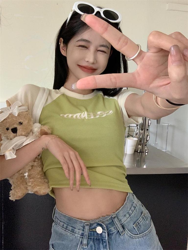 Женская летняя футболка с коротким рукавом в стиле ретро с контрастными вставками - Sweet, Pure Desire Style