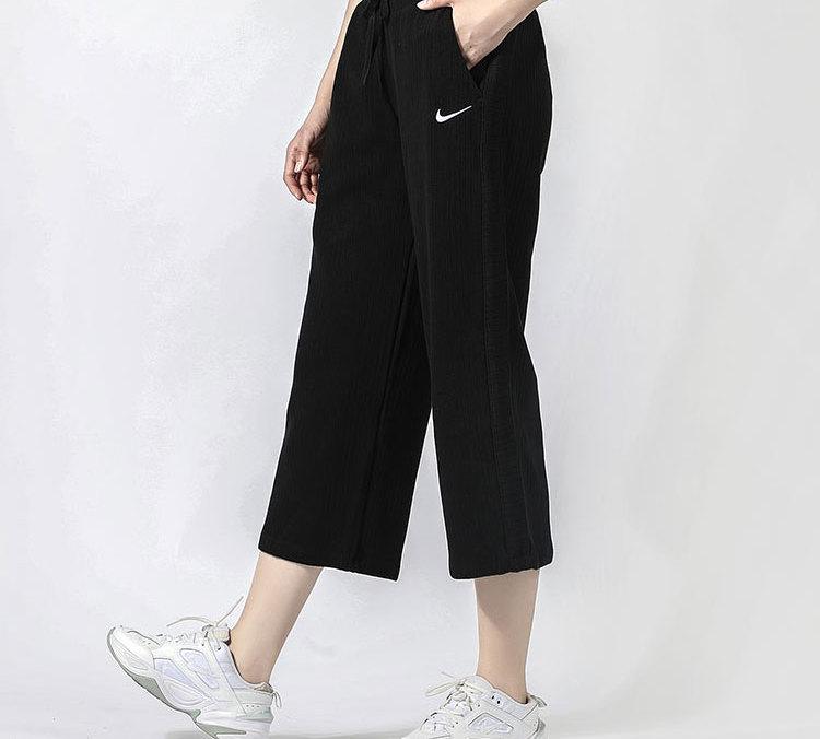 Nike Повседневные брюки женские черные CJ2666-010