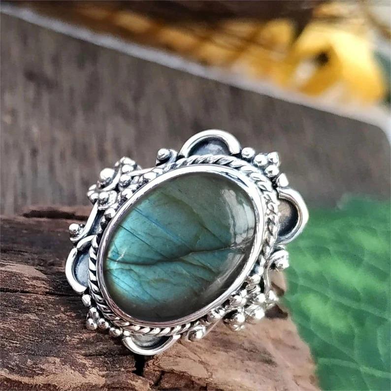 Овальное кольцо с лабрадоритом, кольцо из цельного серебра 925 пробы, кольцо ручной работы, дизайнерское кольцо, подарок для нее, кольцо с безелем