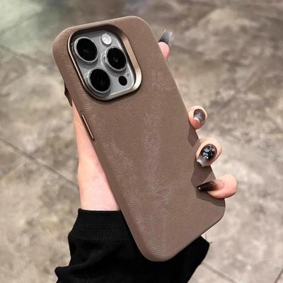 Подходит для iPhone 16 Чехол для мобильного телефона с узором из микрофибры Магнитная адсорбция Apple 14 Promax Защитный чехол с металлическими кнопками