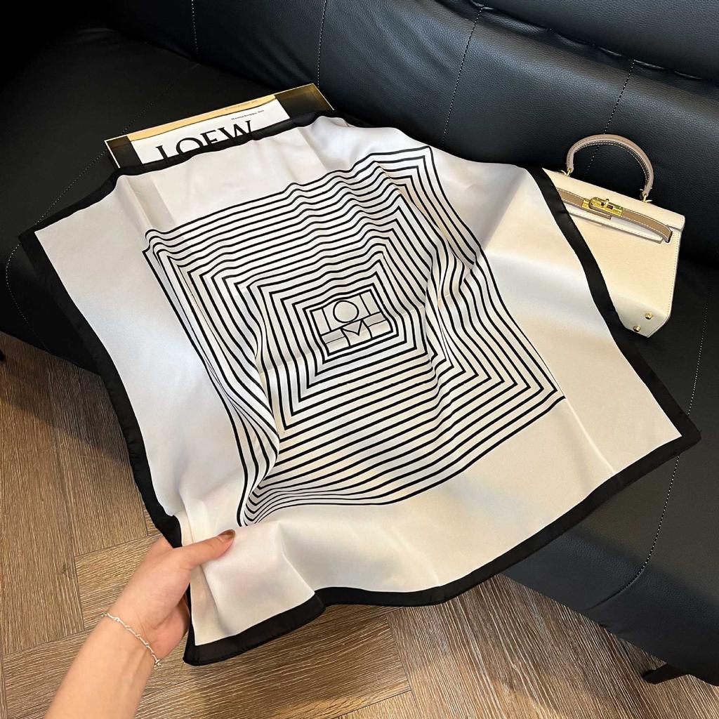Silk scarf oil painting style fashion 71 simulation silk square scarf ins style temperament is good to match decorative silk scarf professional scarf