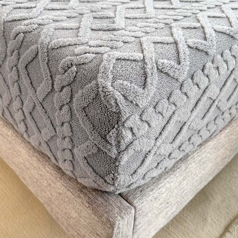 Winter Thickened Coral Velvet Bedsheet 3D Embossed Mattress Cover Keep Warm Soft Milk Velvet Bedsheet Bed Protector Cover Skin Friendly Bed Cove