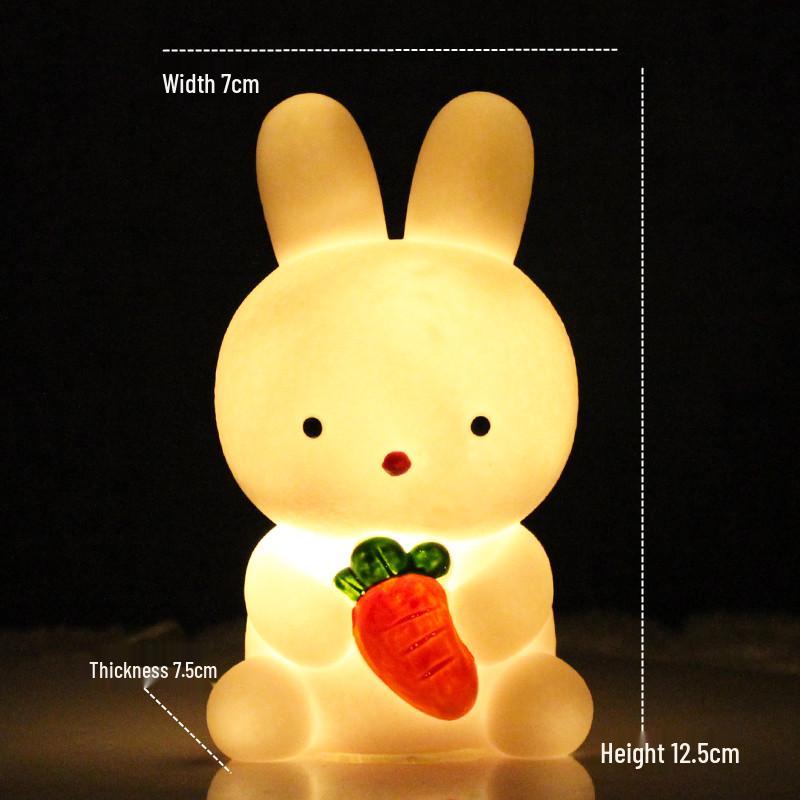 Мультяшный силиконовый ночник-кролик со светодиодным таймером, кнопочной батарейкой и декоративным подарком.