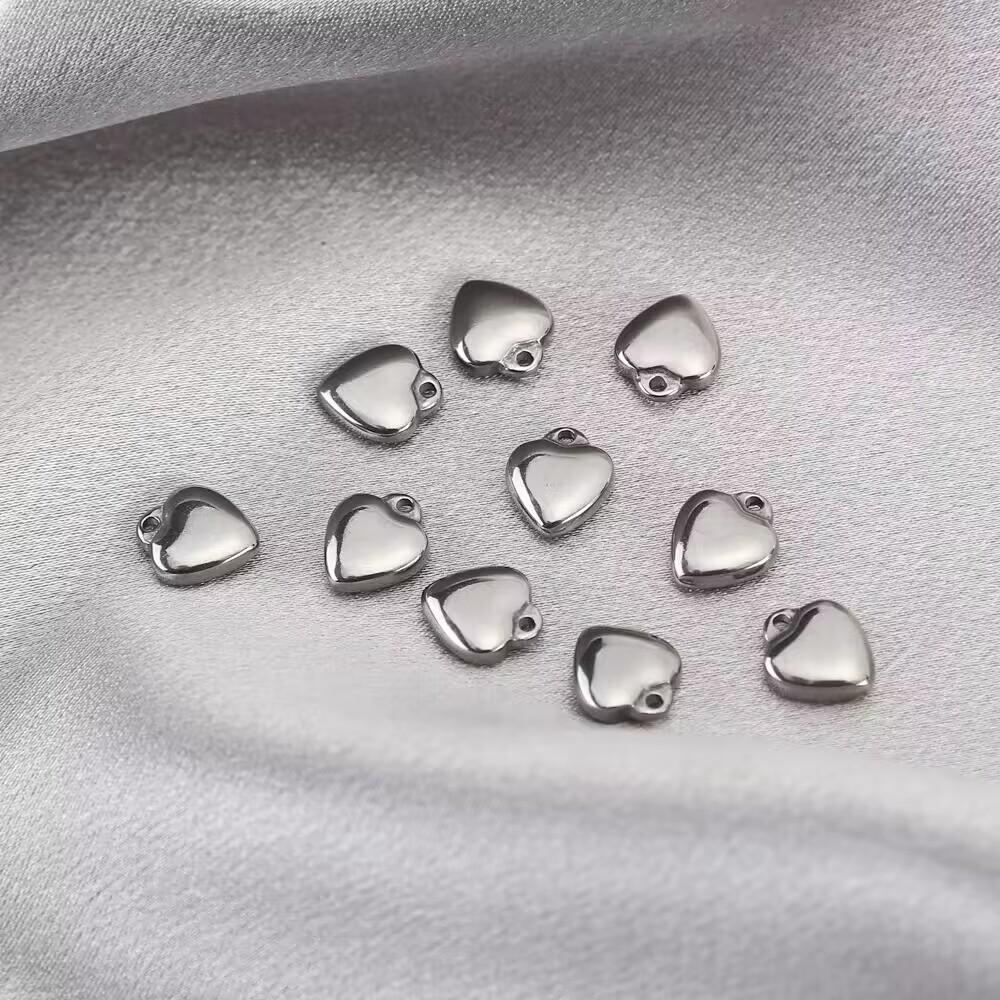 18K Gold-Plated Stainless Steel Peach Heart Pendant - Color-Preserving Love Charm for DIY Jewelry.