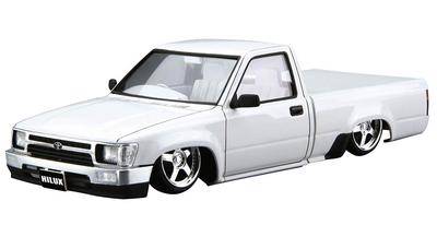 Aoshima Bunka Kyozai Серия «Тюнингованные автомобили» Toyota RN80 Hilux Custom 1995 Пластиковая модель 1/24 №41