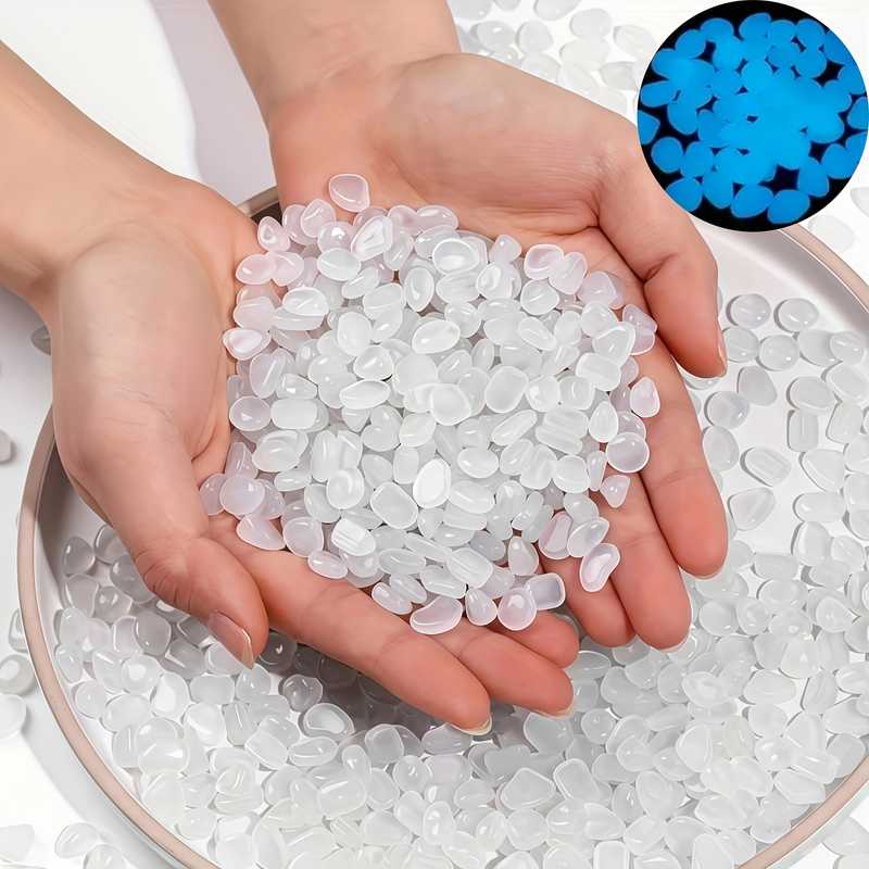 200Pcs Glow in the Dark Garden Pebbles For Sidewalk Garden Terrace Lawn Garden Patio Fish Tank Aquarium Decoration Glow Stone