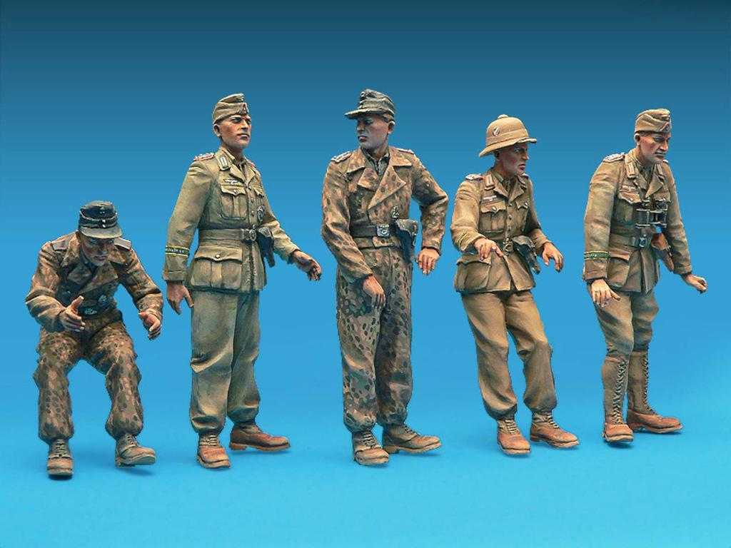 MiniArt Набор фигурок экипажа немецкого бронеавтомобиля, масштаб 1/35 (5 фигур) Пластиковая модель MA35072