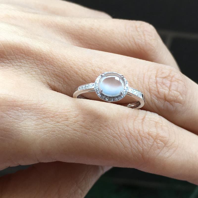 New in Natural Ice Chalcedony Round Rings for Women Silver 925 Inlaid Diamond Simple Sparkling Ring Classic Jewelry Gift