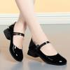 Мода 2024 года, новые весенне-осенние повседневные удобные туфли-лодочки с круглым носком и квадратным каблуком, однотонные элегантные женские туфли с неглубоким носком, милые