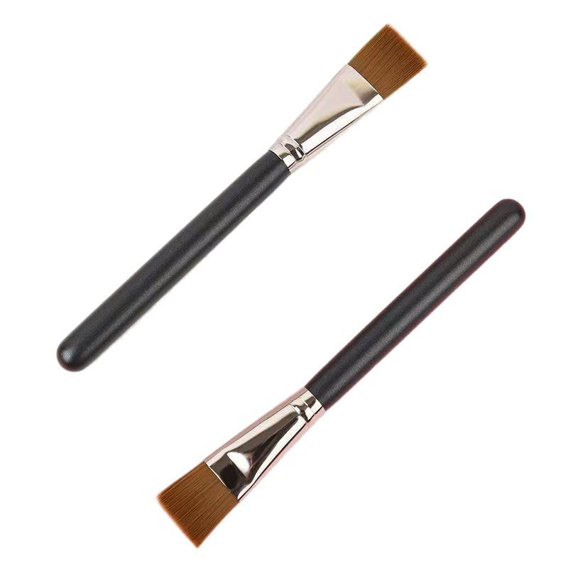 Trace-Free Flat-Head Foundation Brush: Soft, Adherent, Portable Beauty Tool