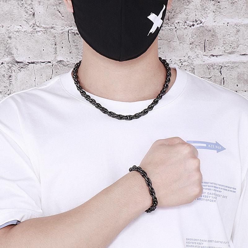Retro Black Dotted Hip Hop Thick Twist Chain Titanium Steel Men 'S Bracelet Necklace