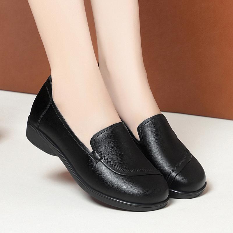 Fashion Literary Style Women Slip On Loafers Soft Leather Low Heel Round Toe Comfort Soft Spring Retro Casual Single Shoes