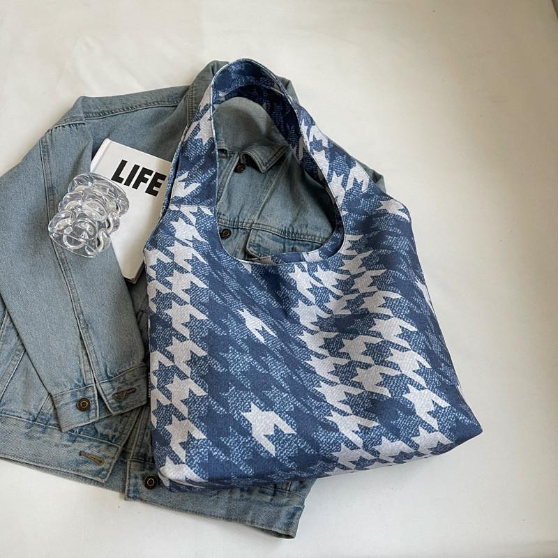 Большая холщовая сумка-тоут в клетку с ретро-дизайном в белых, коричневых и розовых тонах Уличный стиль Шик