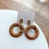 Корейские ретро геометрические деревянные серьги-гвоздики с металлической подвеской в виде буквы D