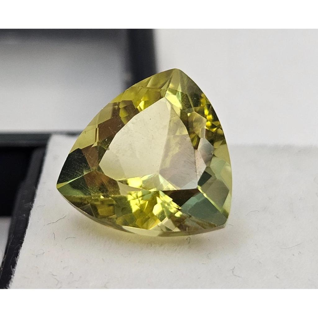 Beautiful Yellow Sapphire For Making Ring Natural Trillion Cut 9 Ct Gemstone