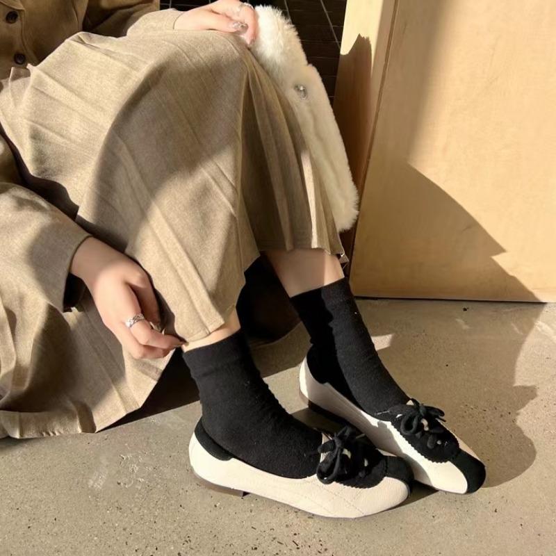 Fashion Spring New Flat Shoes Women's Fashion Round Head Deep Mouth Front Lacing Stitching Suede Soft Sole Non-slip Shoes