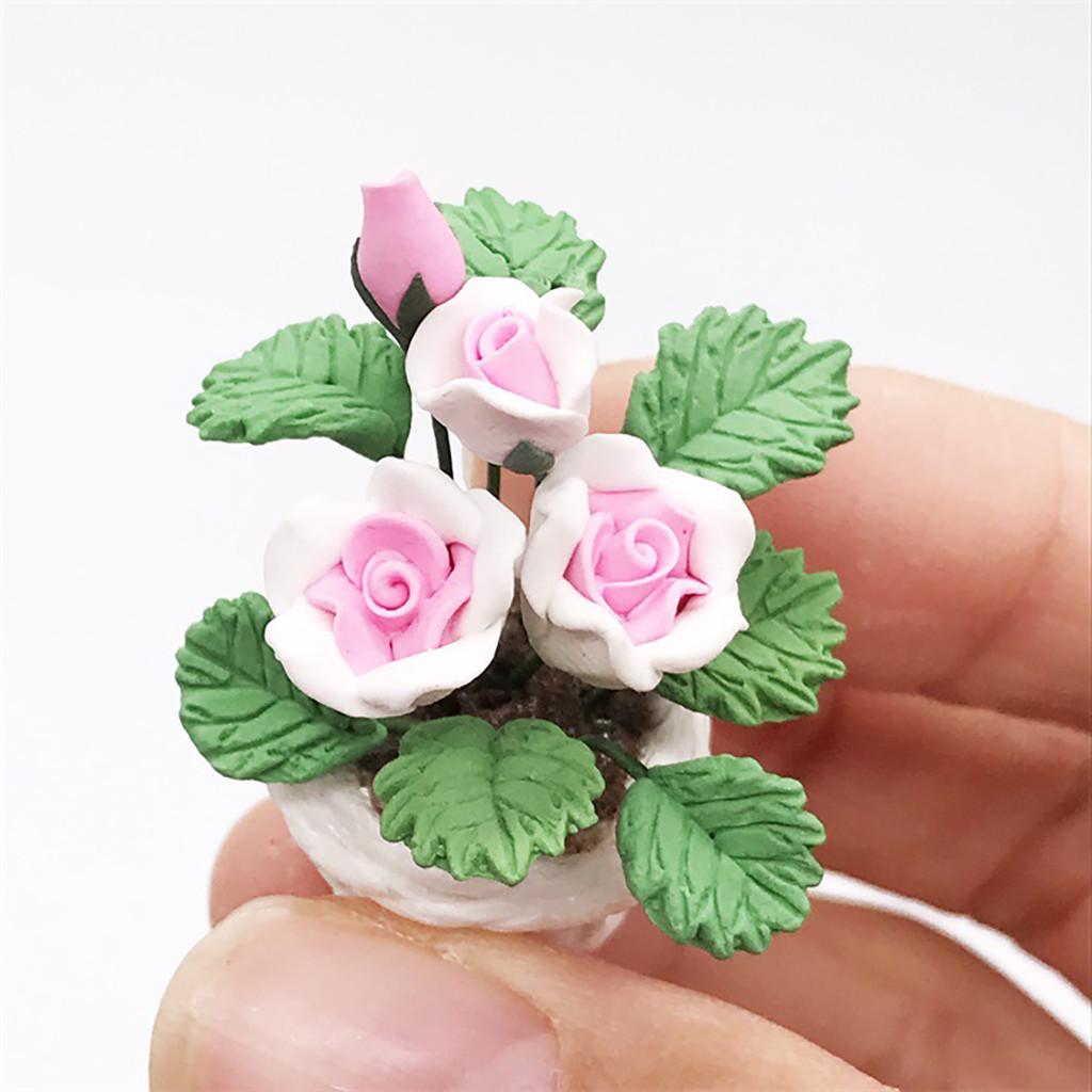 Маленькие горшки с цветами для кукольного домика