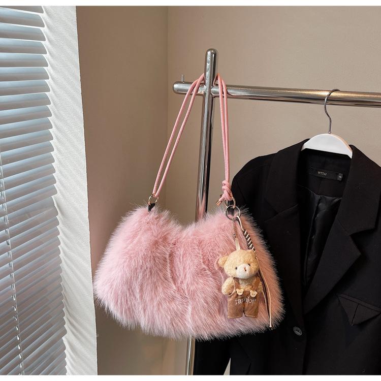 2025 новая модная осенне-зимняя плюшевая сумка, универсальная, большой вместимости, подмышечная женская сумка, корейская версия, нишевая наплечная сумка-мессенджер