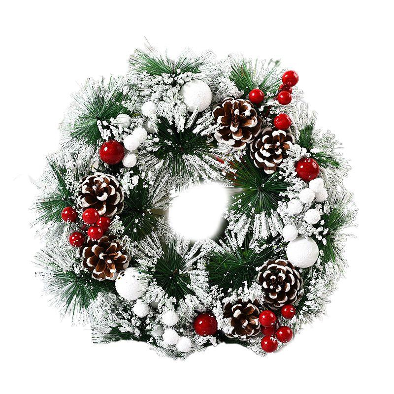 Потрясающий настенный рождественский венок с белыми украшениями и красными ягодами для праздничного декора