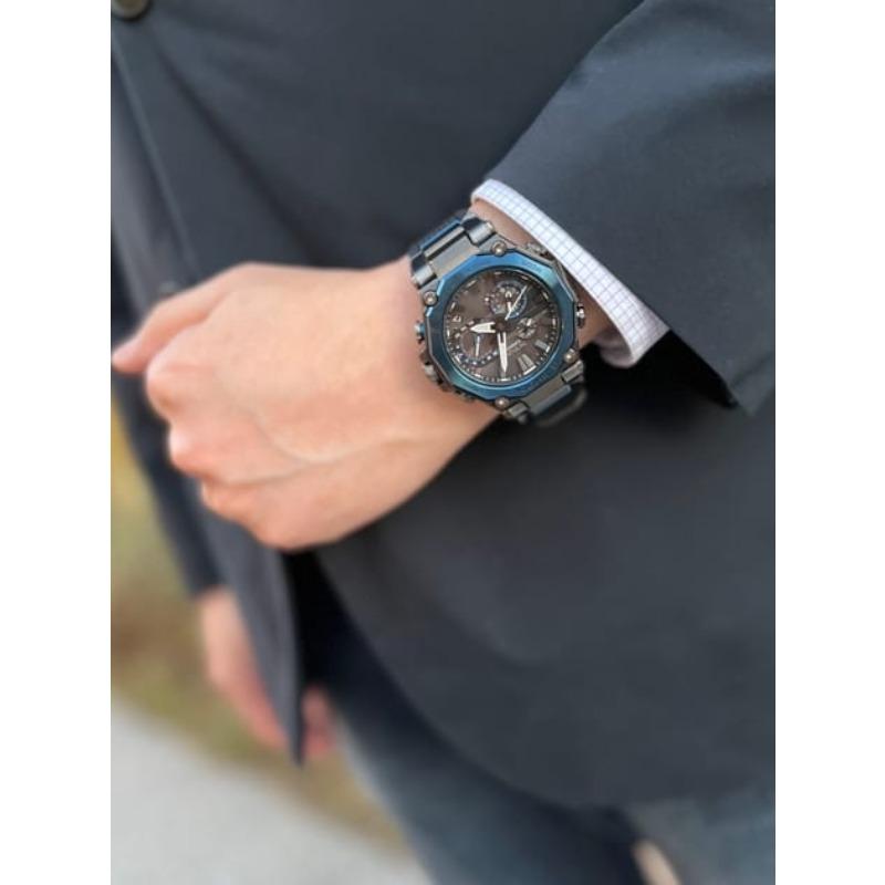 Casio Мужские кварцевые часы из нержавеющей стали с водозащитой 200 м MTG-B2000B-1A2