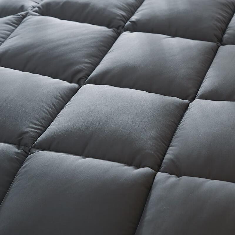 Зимнее одеяло из графенового волокна Юй Чжаолинь