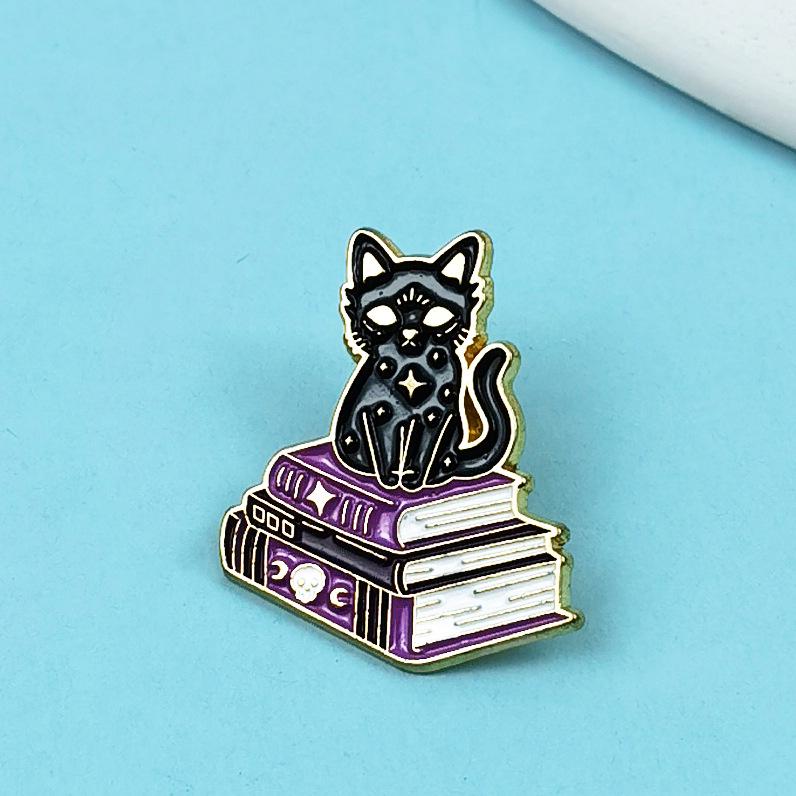 Брошь Хэллоуин Черный Кот и Фиолетовая Книга для Детей - Фестивальный Металлический Значок Аксессуар
