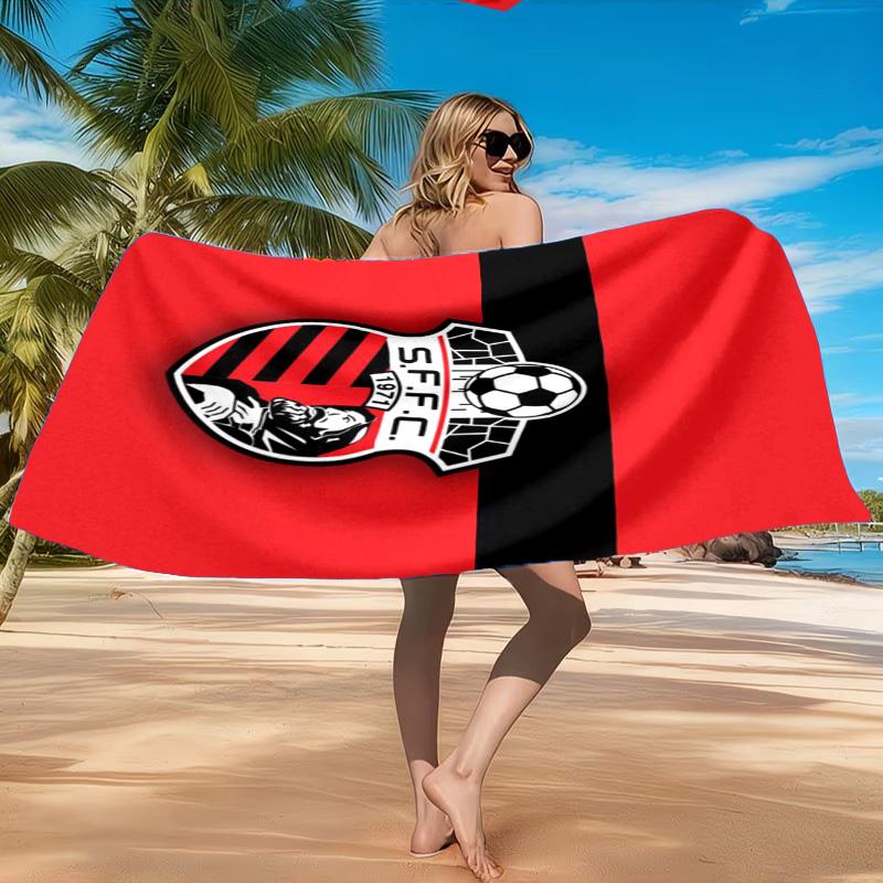Soccer Team Crest Design Printed Microfiber Beach Towel, Soft And Absorbent, Quick-Dry, Ideal for Summer Travel, Beach Essential, Swimming Pool