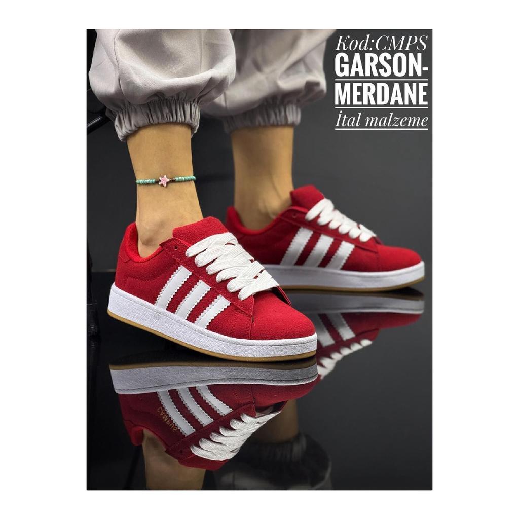 Простая и стильная черная спортивная обувь — белые полоски, повседневная и спортивная обувь