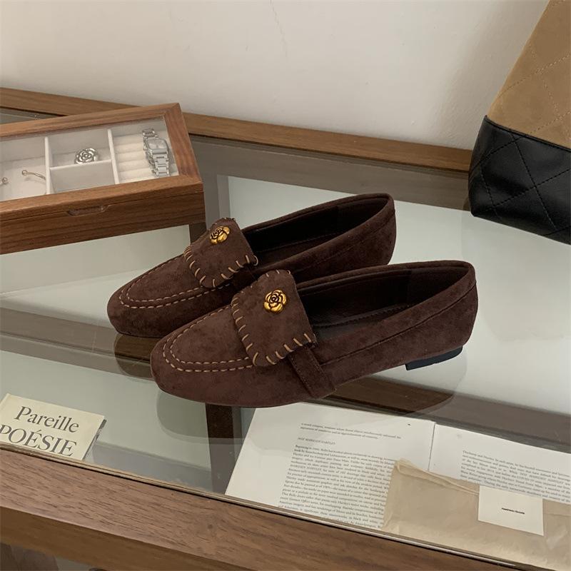 2025 осень новые ретро лоферы с камелией на одной педали женские в стиле old money на мягкой подошве туфли Doudou неглубокие одинарные туфли