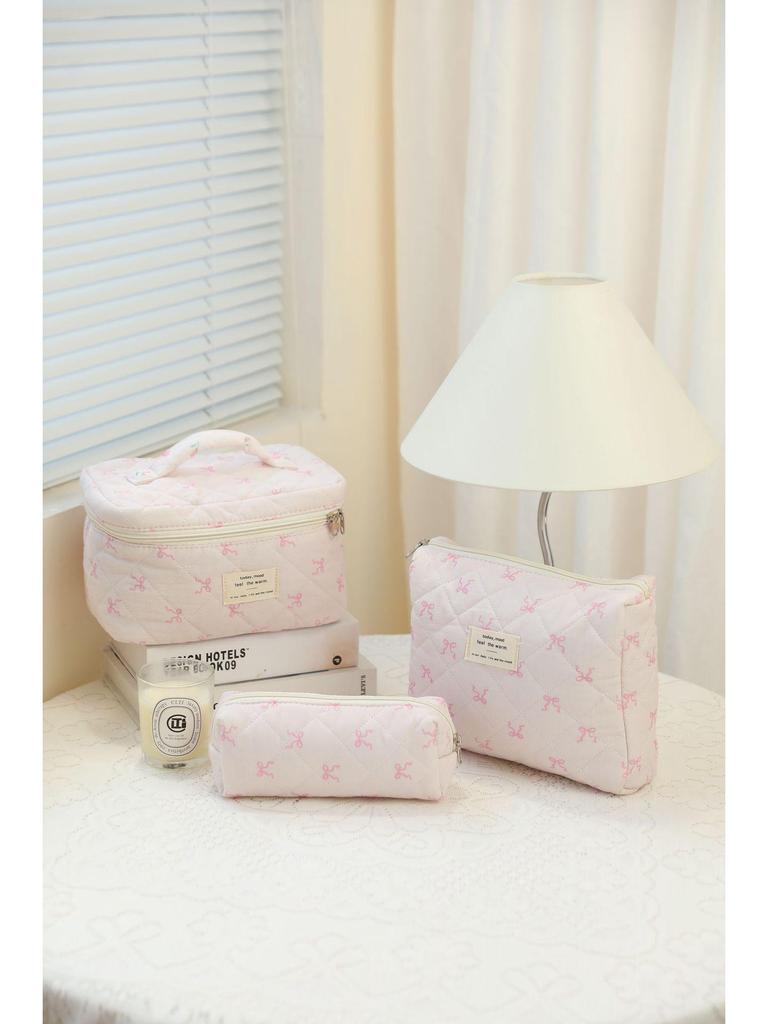 Косметичка из стеганого хлопка с цветочным принтом большой вместимости - Портативная и милая для путешествий или для студенток