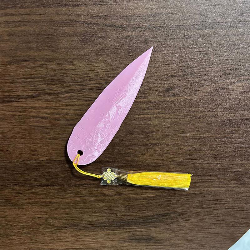 Мультяшный K-Pop Охотник на демонов Зои Реквизит для ролевых игр Пластиковые аксессуары Ручной работы Хэллоуин Украшение Подвеска Подарки для вечеринки