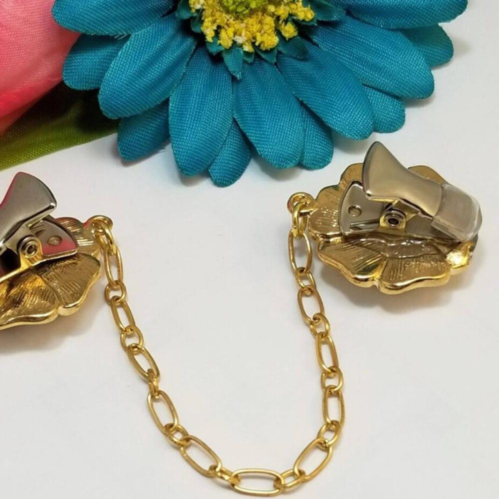 3Pcs 2023 New Cloak Brooch Vintage Flower Chain Cardigan Clip Sweater Clip Waist Clip Pointed Clip