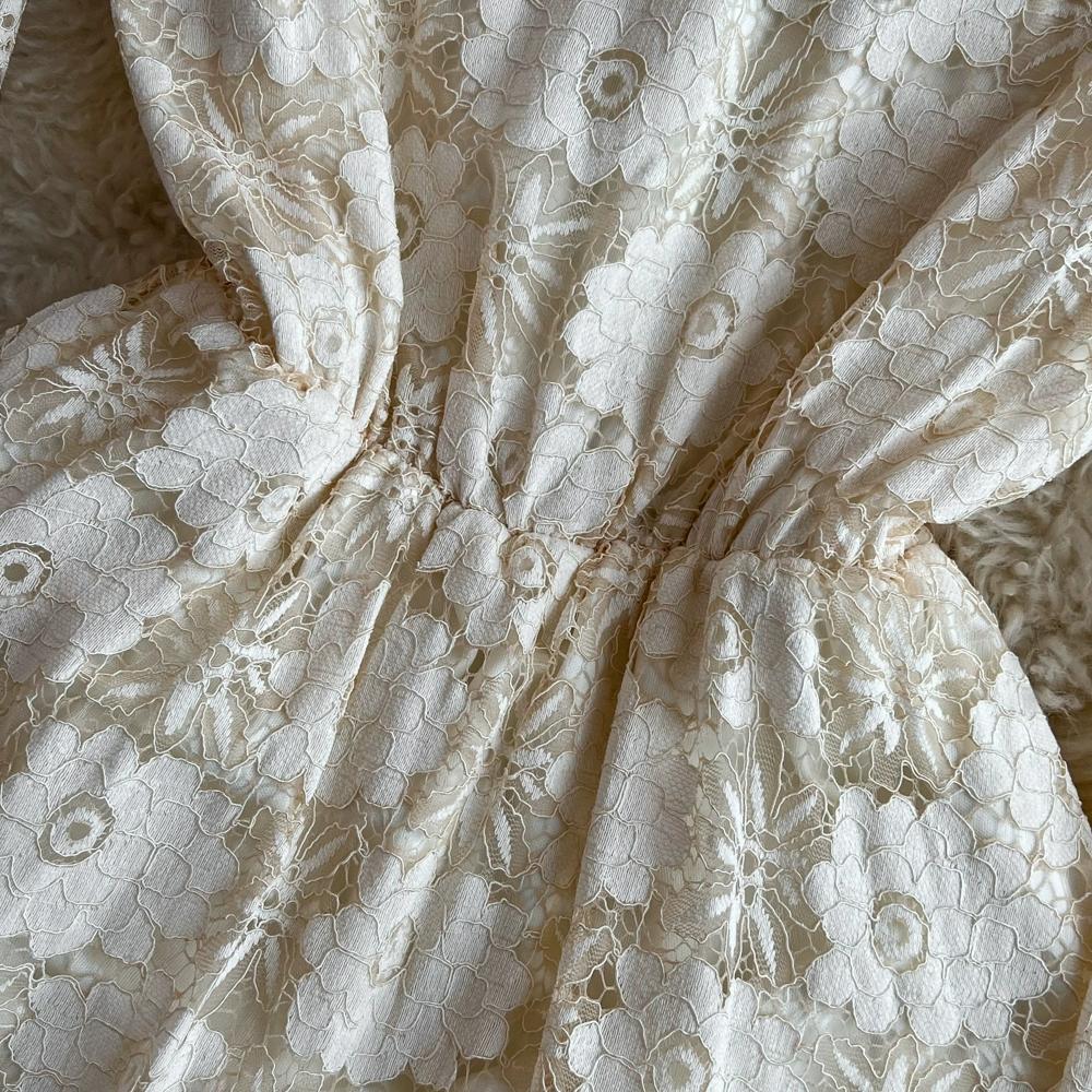 Весенне-осенние женские винтажные повседневные платья с воротником-стойкой бежевого цвета с длинными рукавами