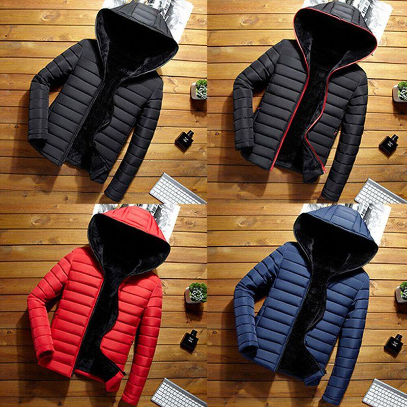 Стильная мужская куртка с капюшоном и утеплителем для зимы с теплым дутым дизайном