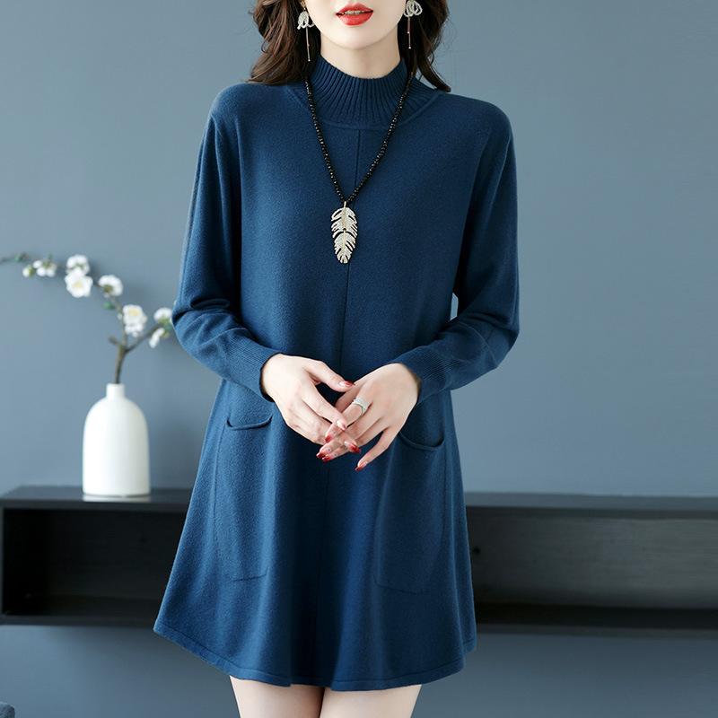 Свитер с полувысоким воротом большого размера, свободный и повседневный пуловер средней длины для женщин, однотонное вязаное платье А-силуэта