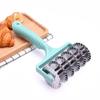 Roller Long Handle Cozy Grip Stainless Steel Roller Blade Slicing Bakery Tool Pancake Wheel Divider Pizza Cake