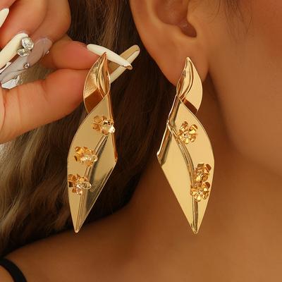 Европейские и американские преувеличенные серьги-пусеты в виде листьев, маленькие цветы, ощущение высокого класса, персонализированные серьги в виде листьев, женские серьги, ретро