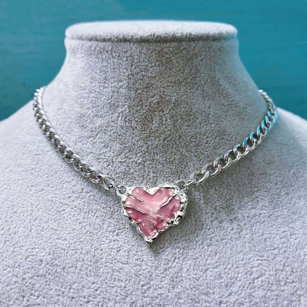 Персонализированное готическое панк-ожерелье с кулоном в виде преувеличенного темно-красного сердца с уникальным дизайном для женщин, подходит для повседневной носки,