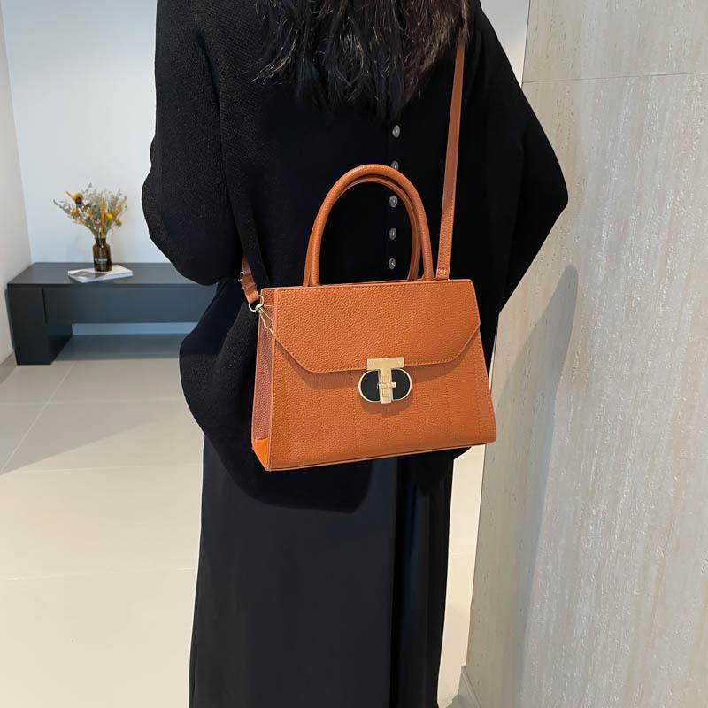 Women's Bag 2025 New Foreign Style Portable Small Square Bag Casual European and American Niche Design Large Capacity Shoulder Messenger Bag