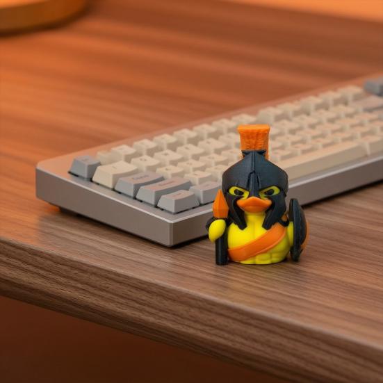 Фигурка Спартанского Воина Утки, 3D-печатная Статуэтка Утки Мотоциклиста, Мультяшная Желтая Утка Настольное Украшение, Подарок Любителям Уток