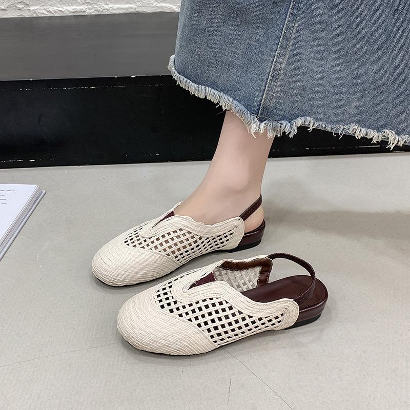French Niche Design Hollow Breathable Woven Bag Head Sandals Women'S New Retro Fashion Low-Heeled Roman Shoes
