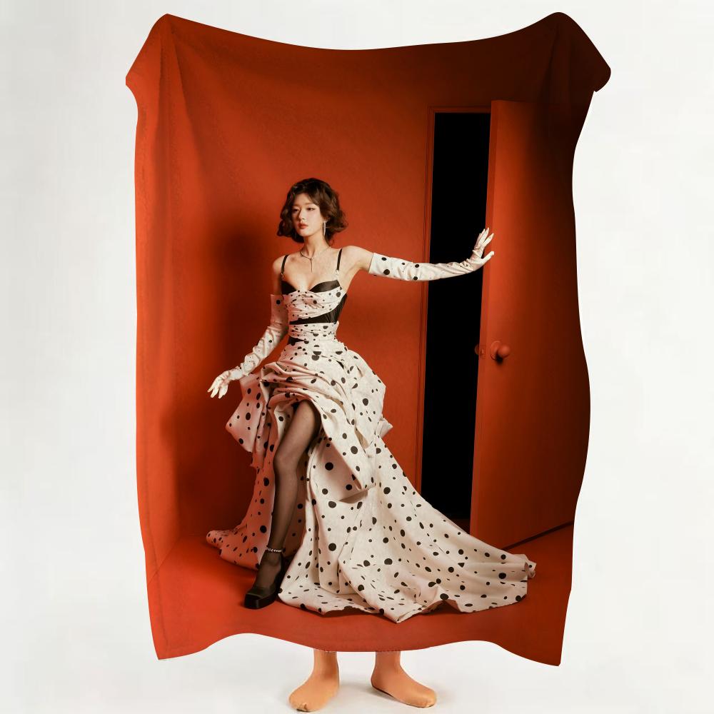 Celebrity Z Zhao L Lusi Throw Flannel Throw Blanket Suitable for Sofa Living Room Bedroom